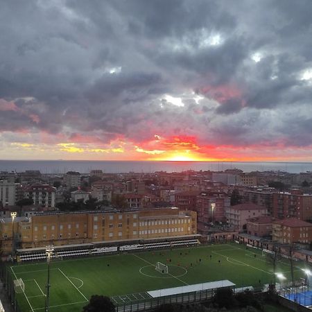 Super Vista Al Grattacielo Di Lavagna Apartment Exterior photo