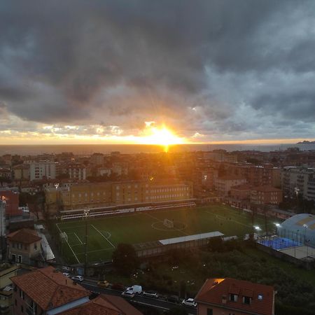 Super Vista Al Grattacielo Di Lavagna Apartment Exterior photo